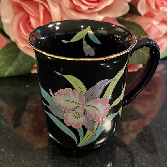Flower Black Coffee Mug - Picture 4 of 7
